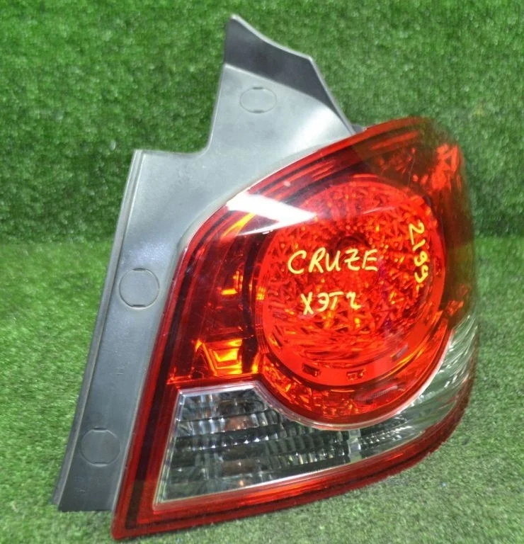 Фонарь задний правый Chevrolet / Daewoo Круз , хетчбек