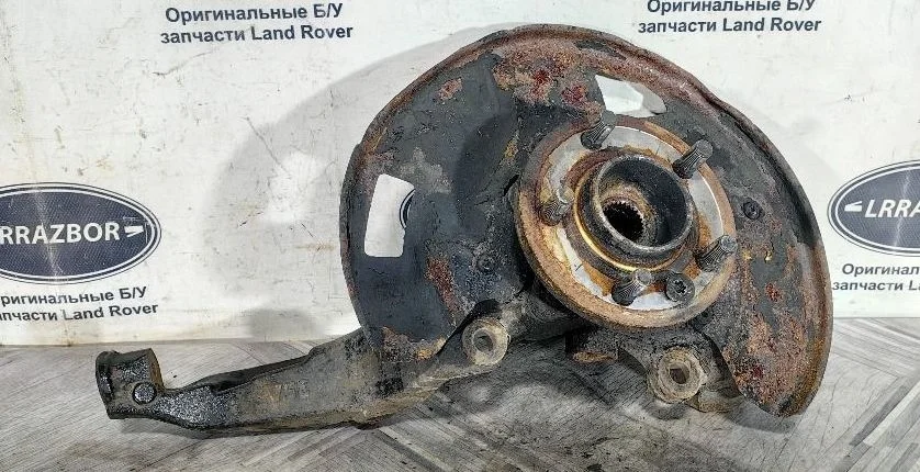 Кулак передний правый Range Rover Sport L320 09-13