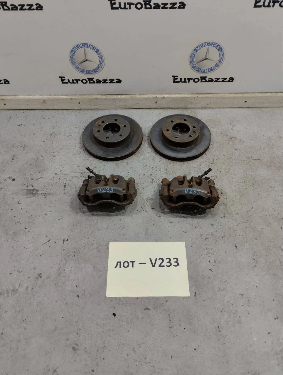 Передний тормозной суппорт и диск Mercedes  W906