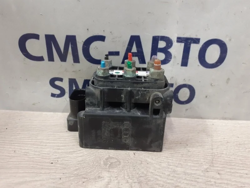 Блок клапанов пневмоподвески Audi A8 4H0616013 D4 4.2 CDRA