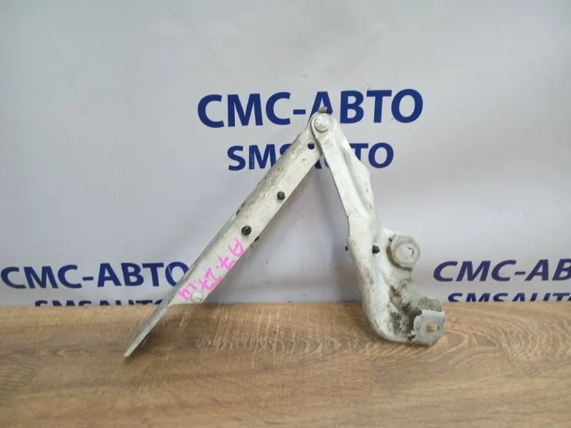 Петля капота Audi A7 4G8823301E C7 2.0T CYPA, левая