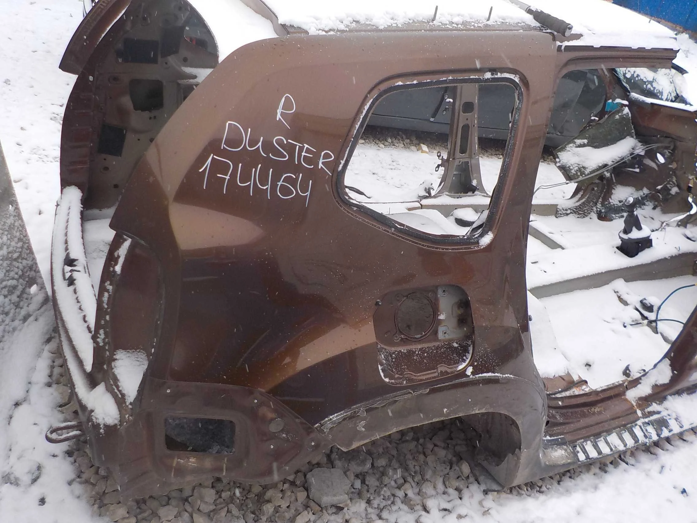 крыло RENAULT duster