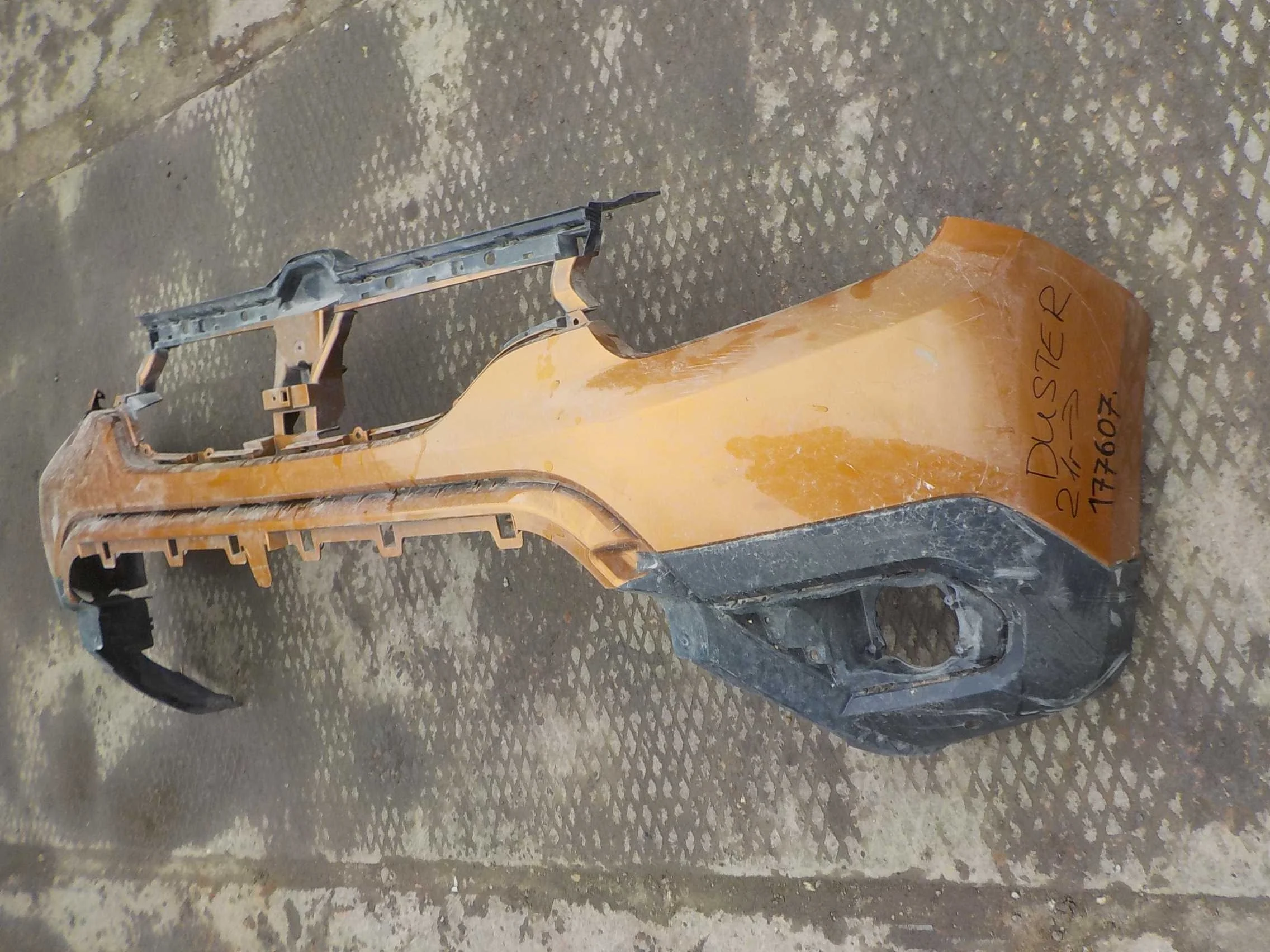 бампер RENAULT duster