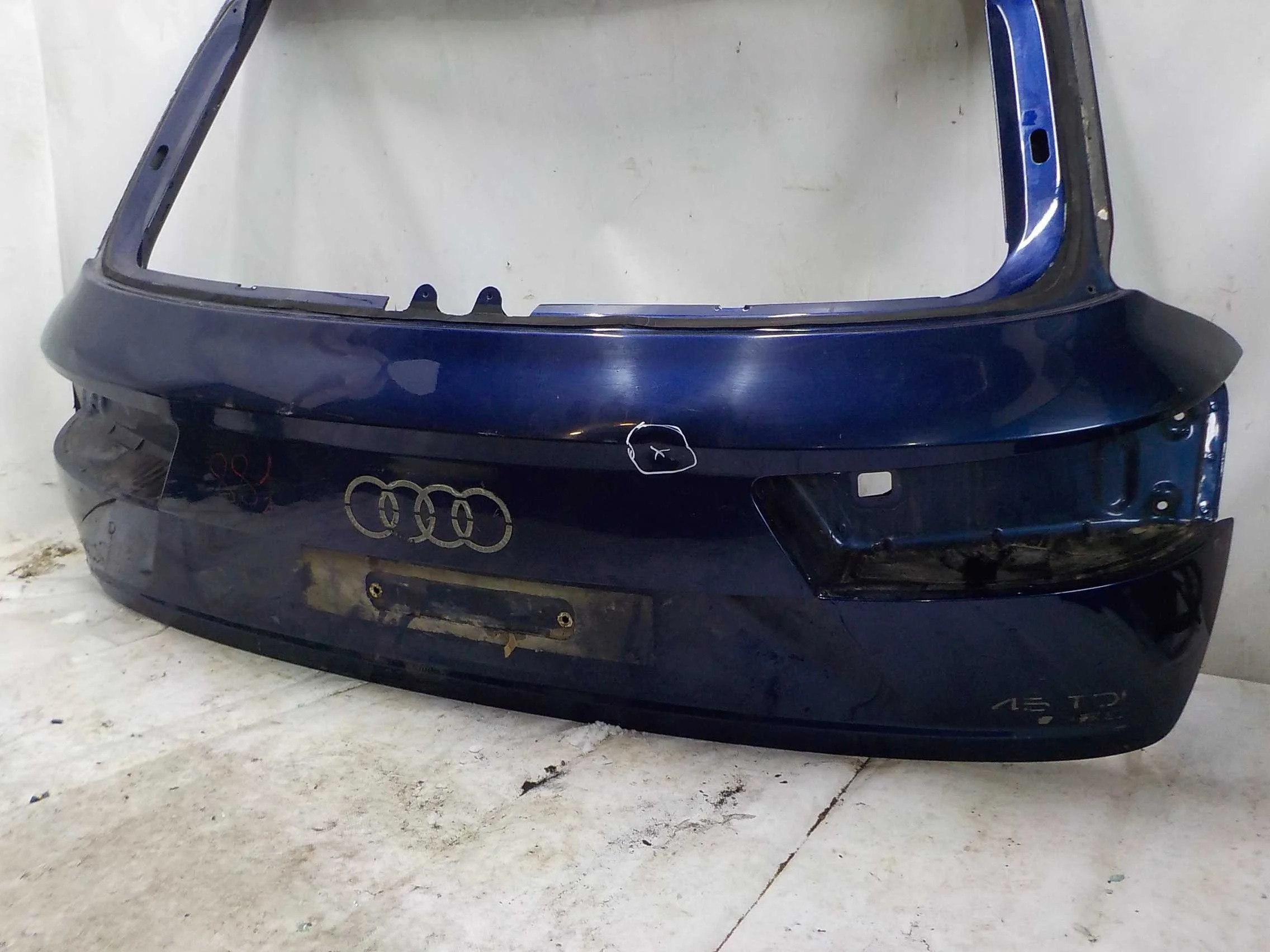 крышка багажника AUDI Q7