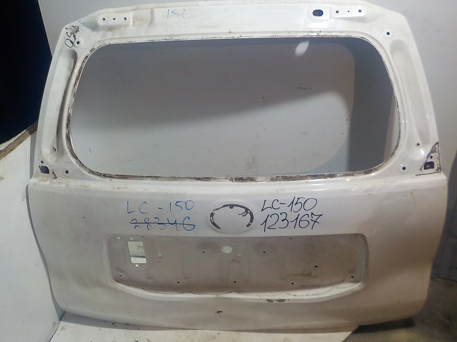 крышка багажника TOYOTA LAND CRUISER