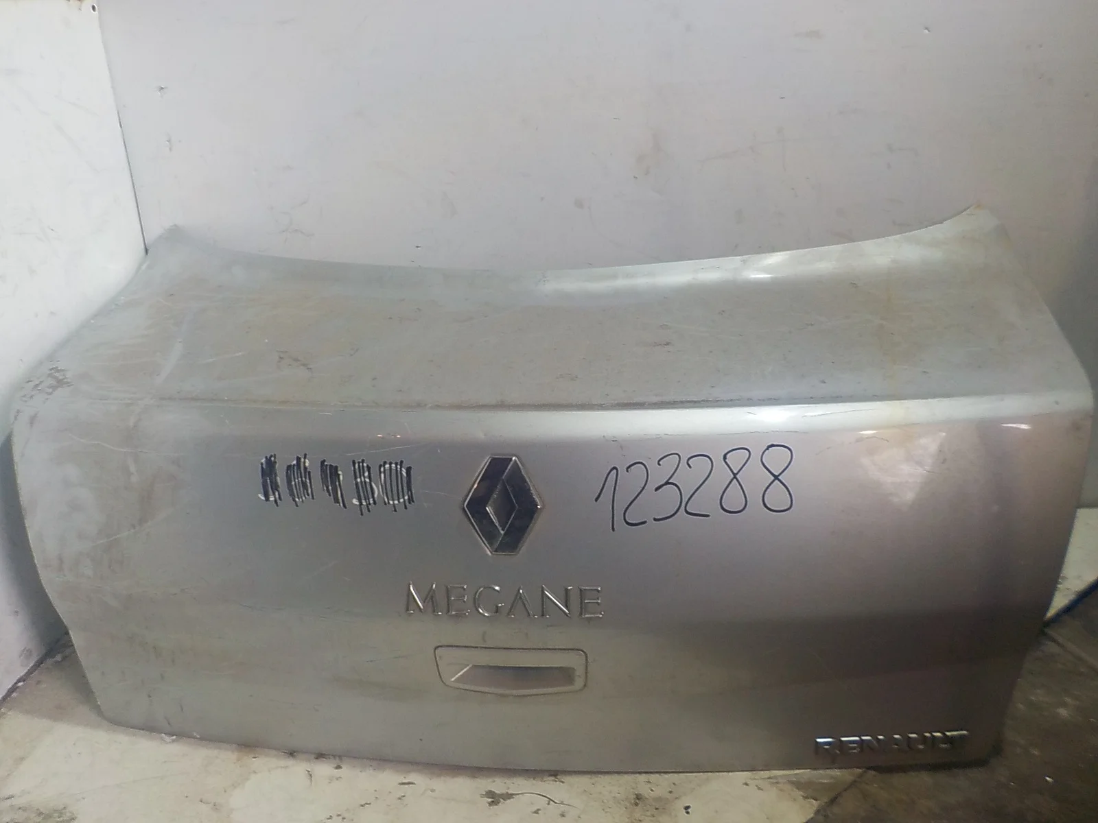 крышка багажника RENAULT MEGANE 2