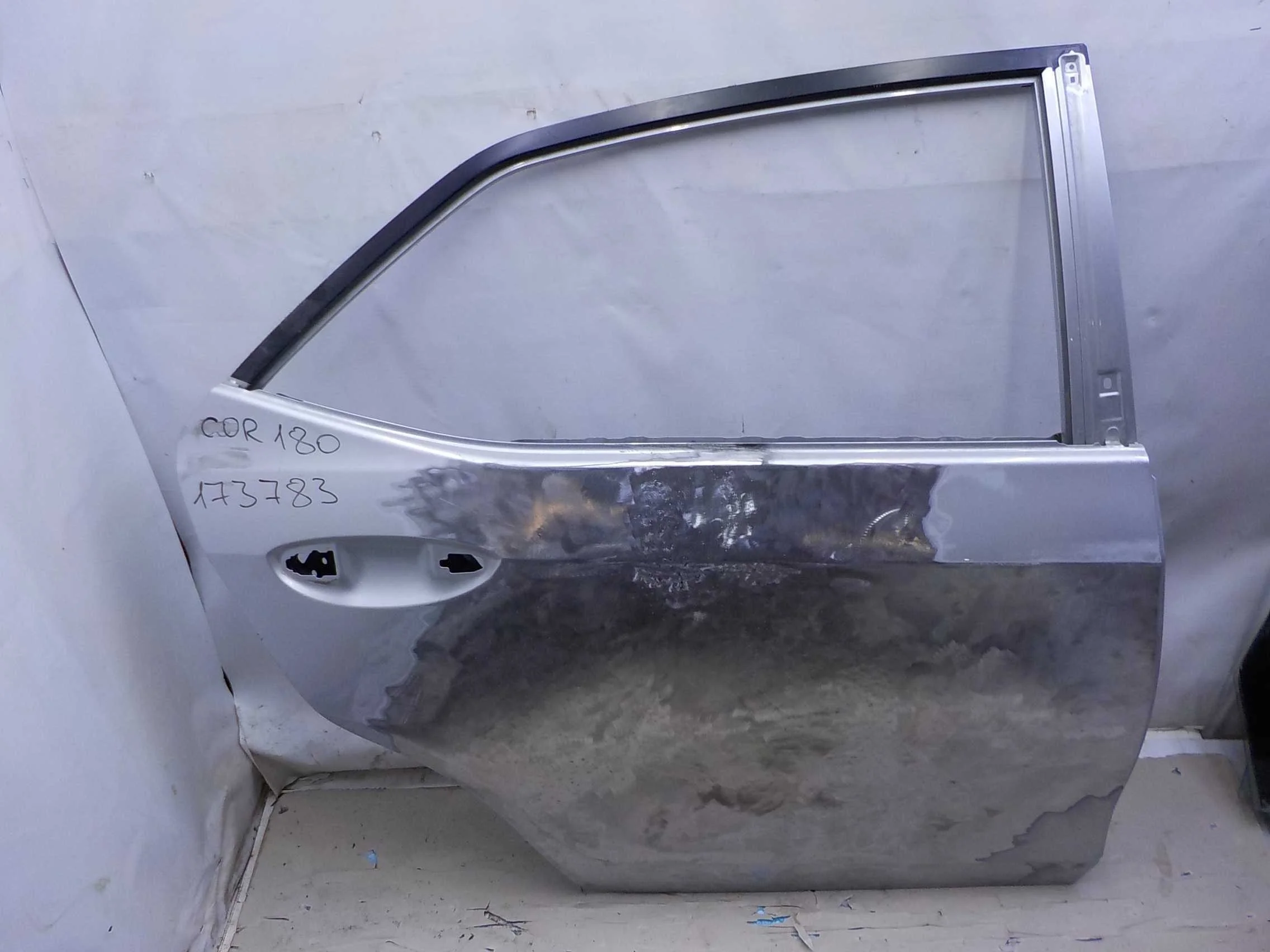 дверь TOYOTA COROLLA 180
