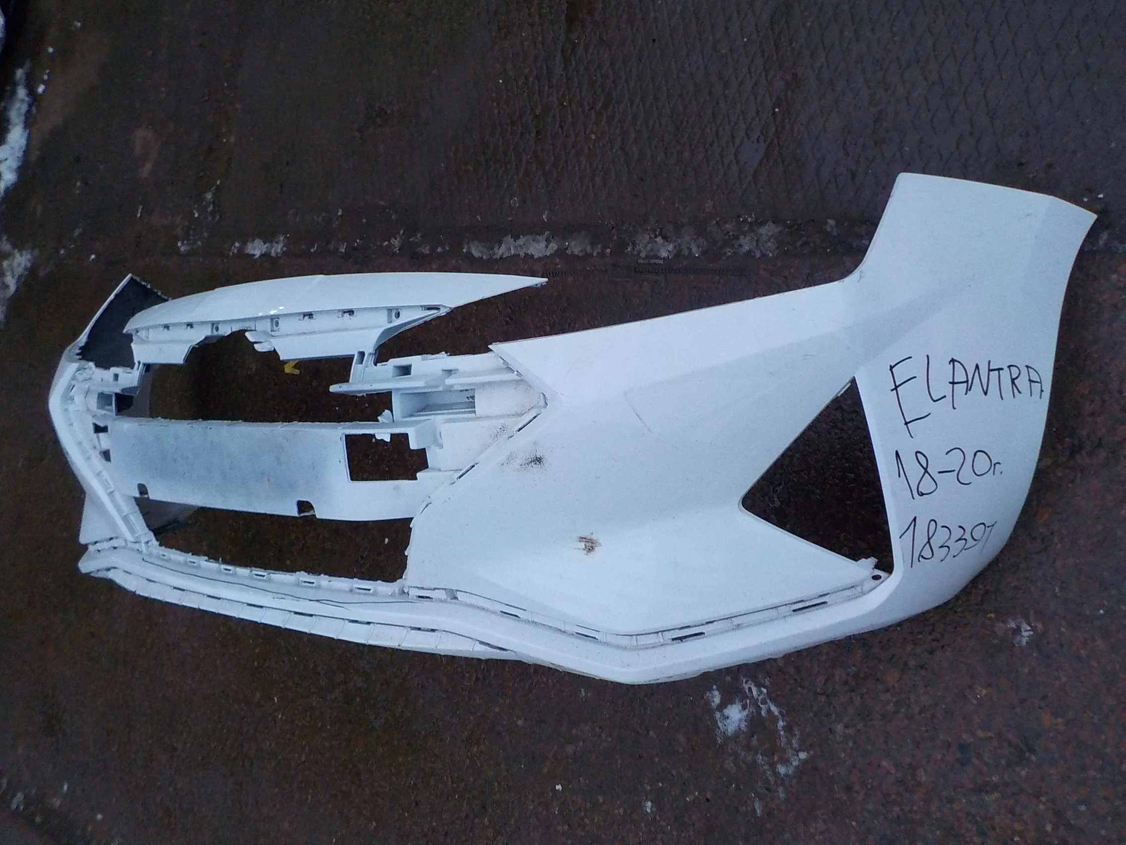 бампер HYUNDAI ELANTRA