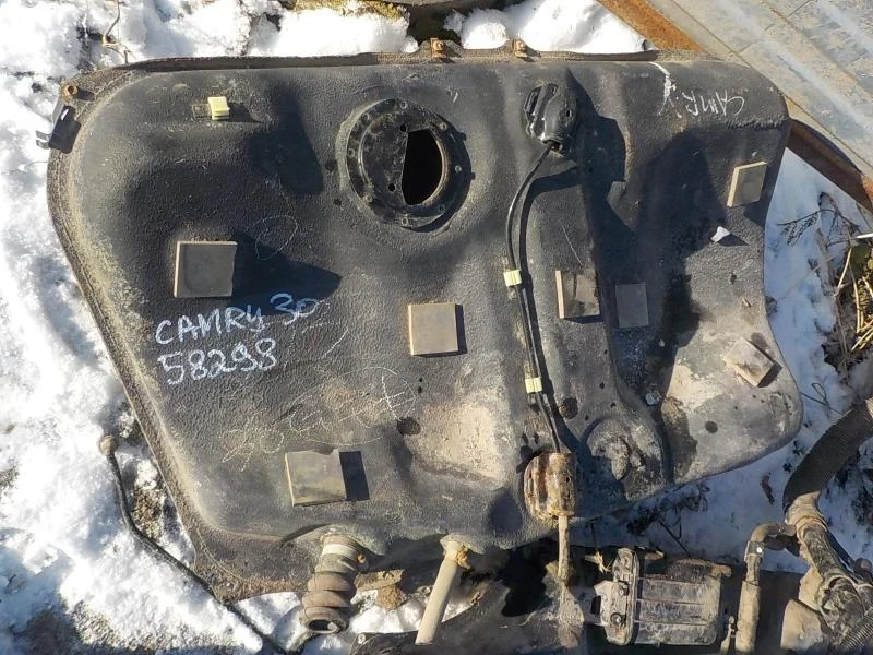 топливный бак TOYOTA CAMRY 30