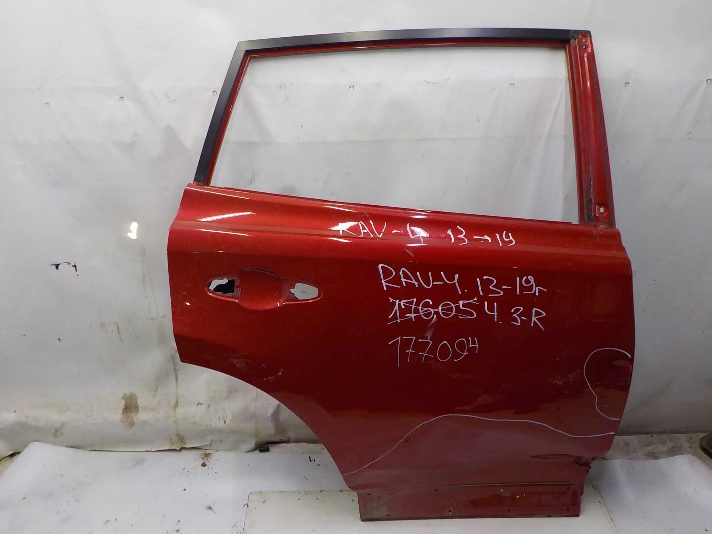 дверь TOYOTA RAV4