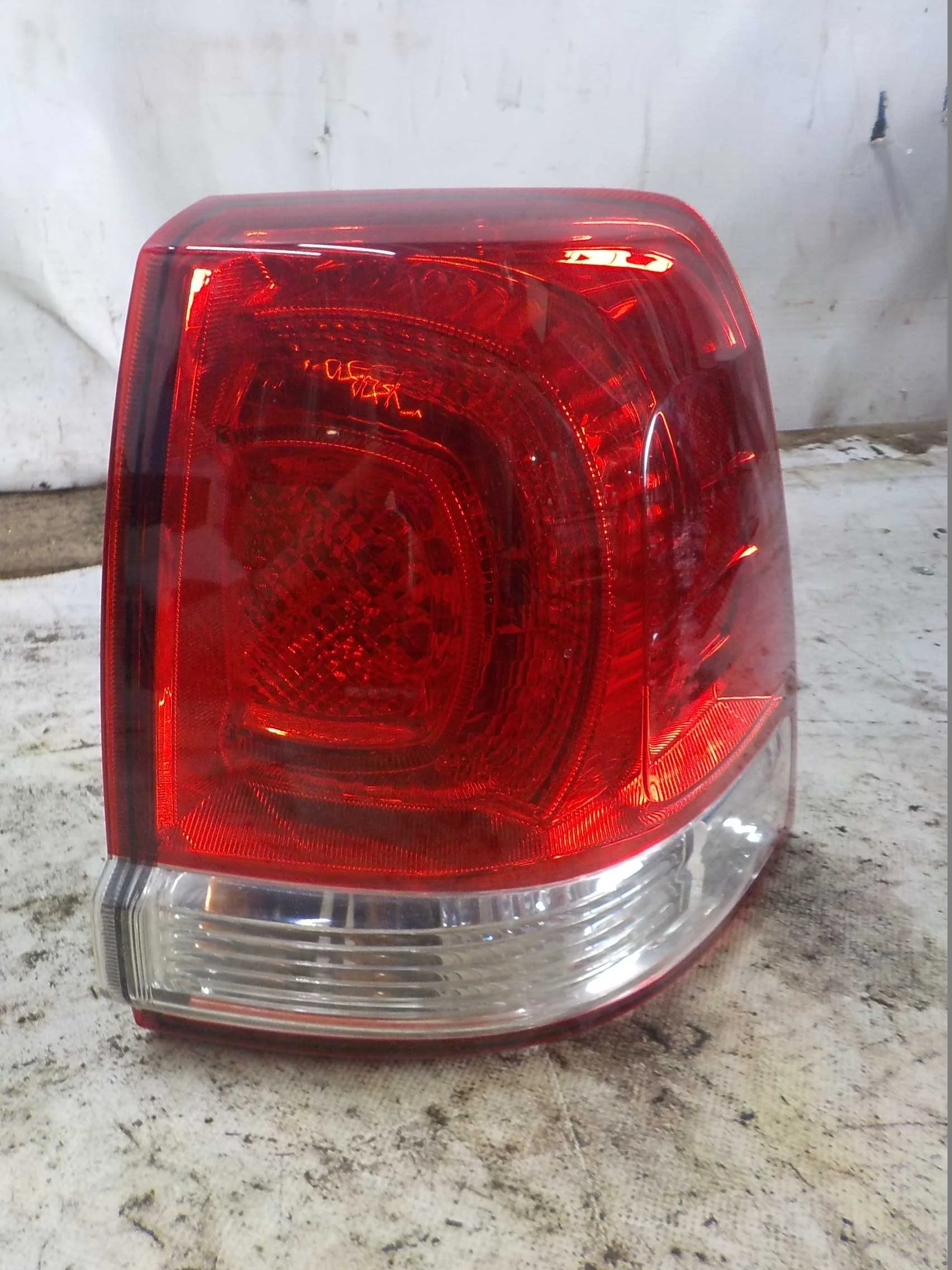 фонарь TOYOTA LAND CRUISER