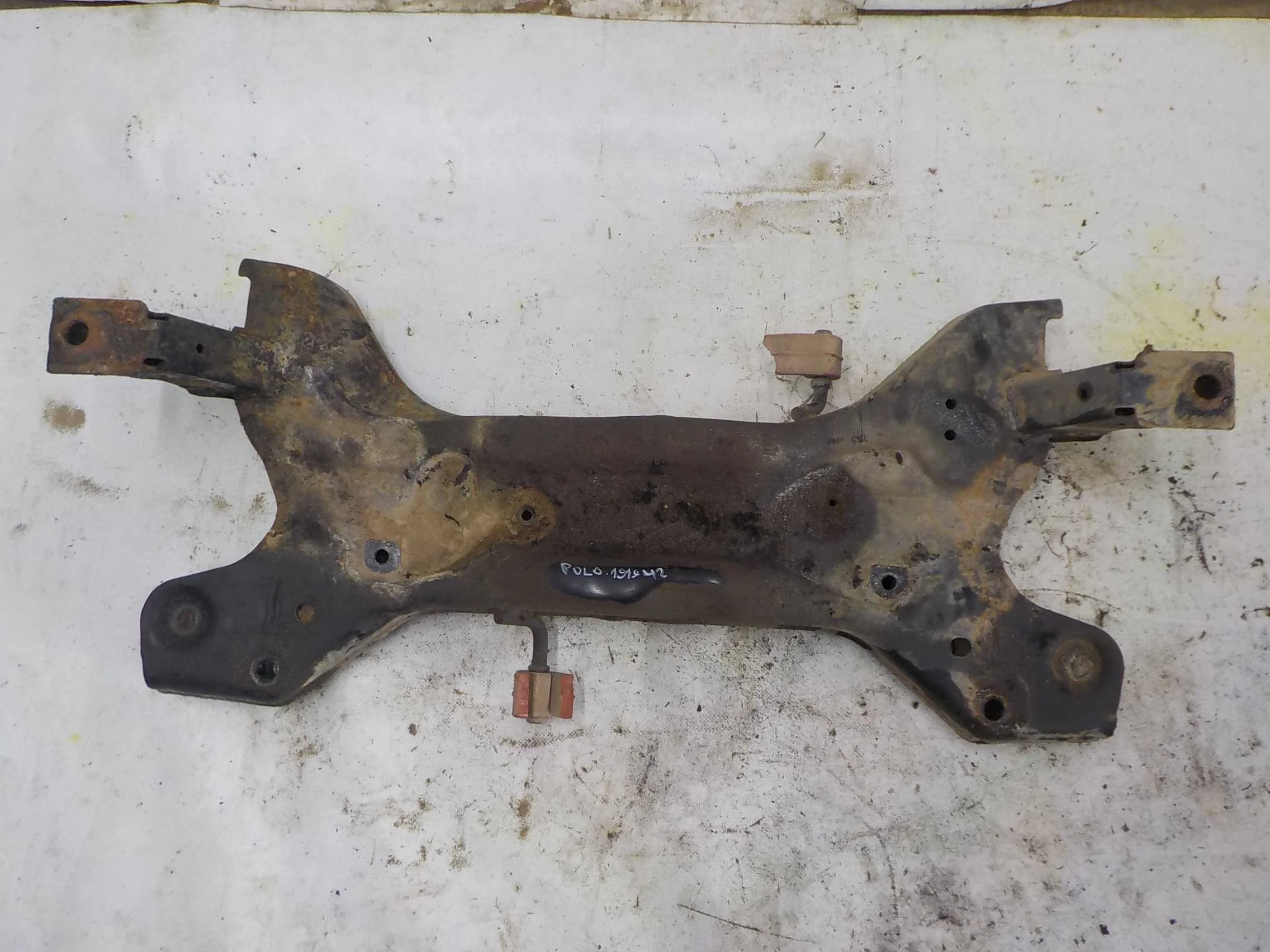 подрамник VOLKSWAGEN POLO