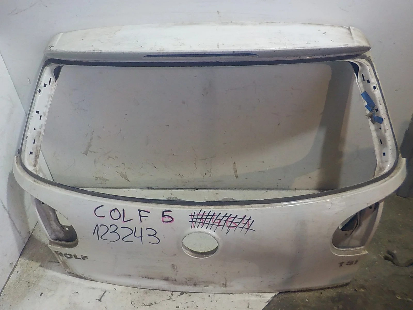 крышка багажника VOLKSWAGEN GOLF 5