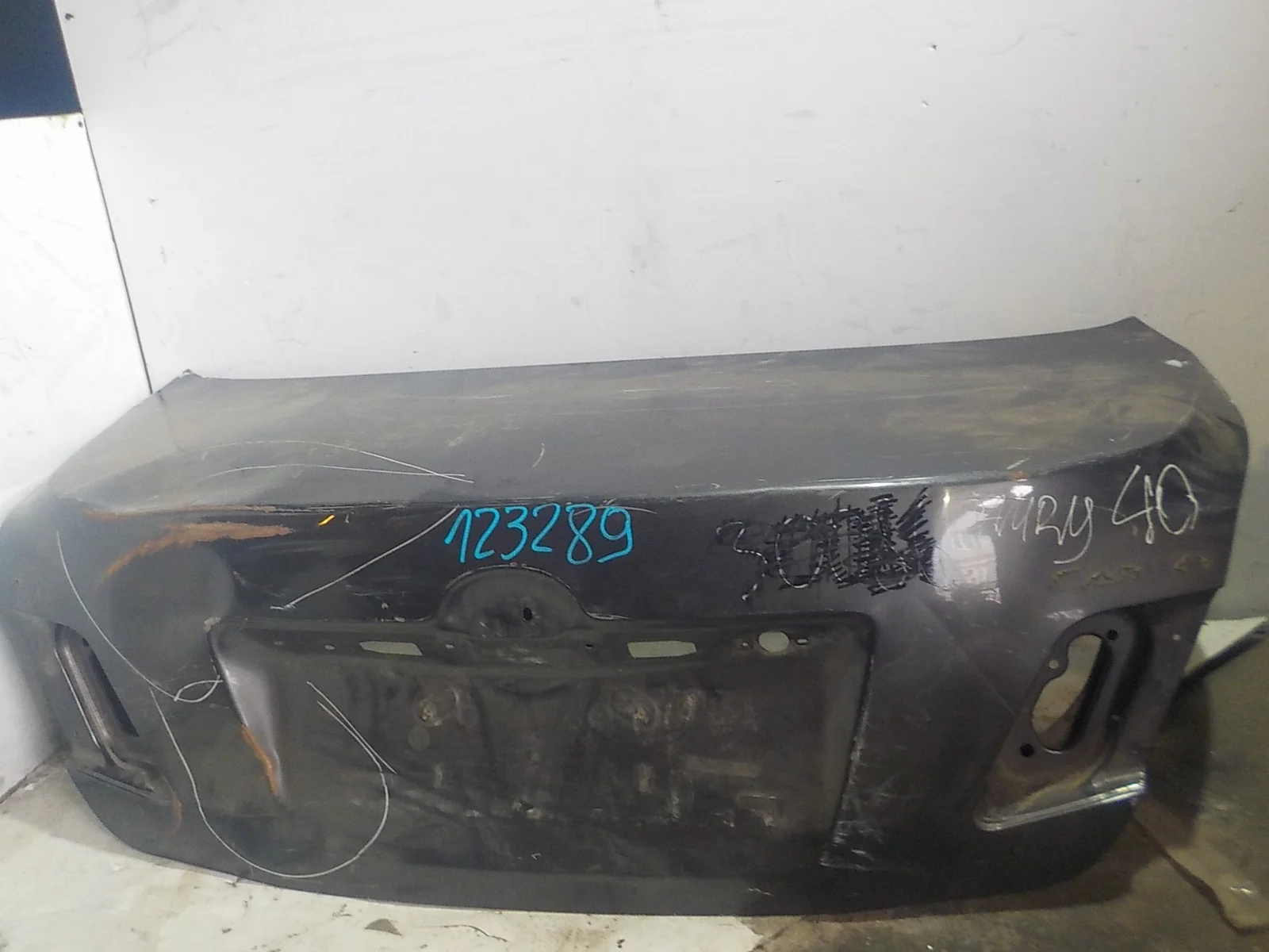 крышка багажника TOYOTA CAMRY 40