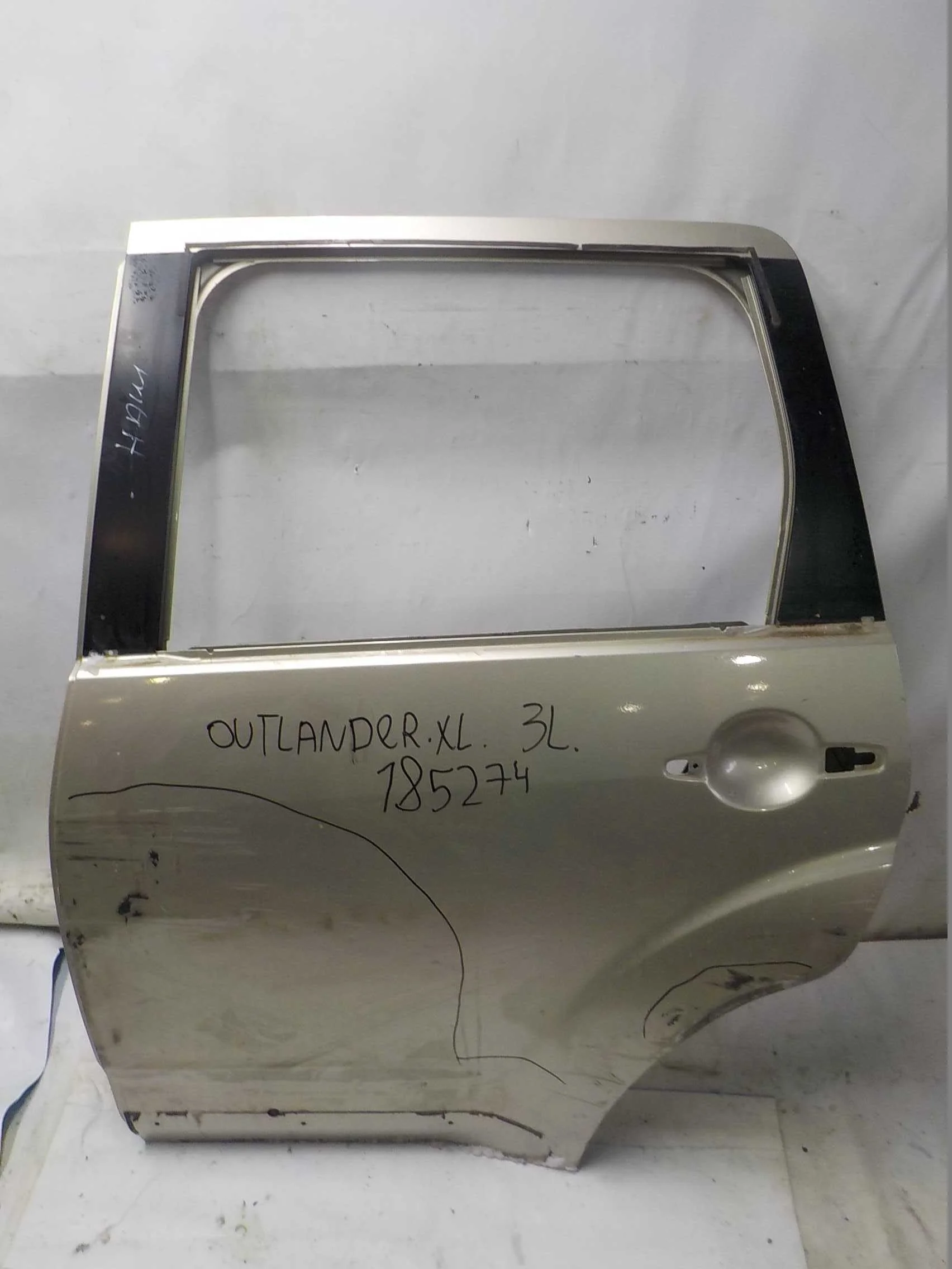 дверь MITSUBISHI OUTLANDER