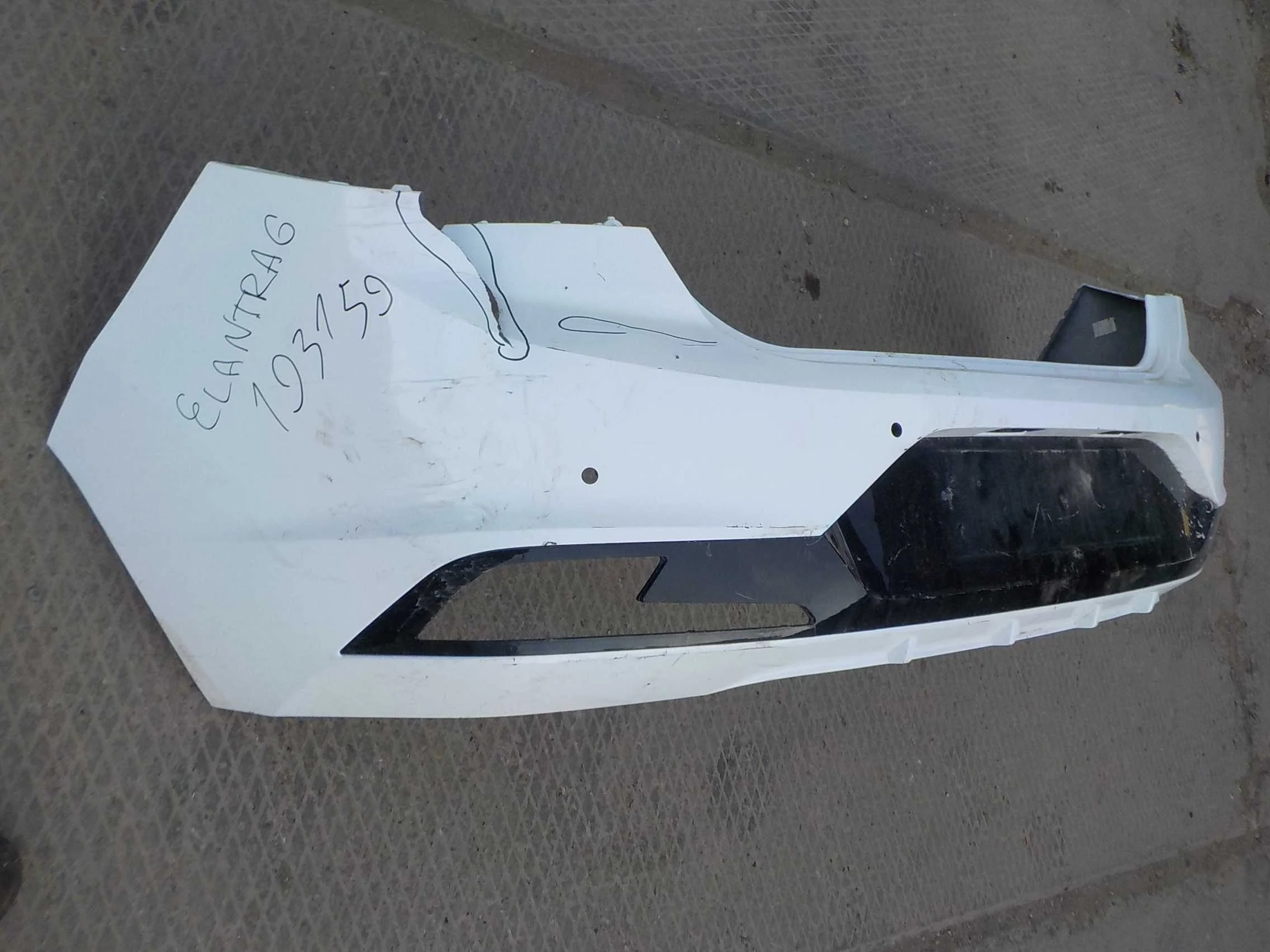 бампер HYUNDAI ELANTRA