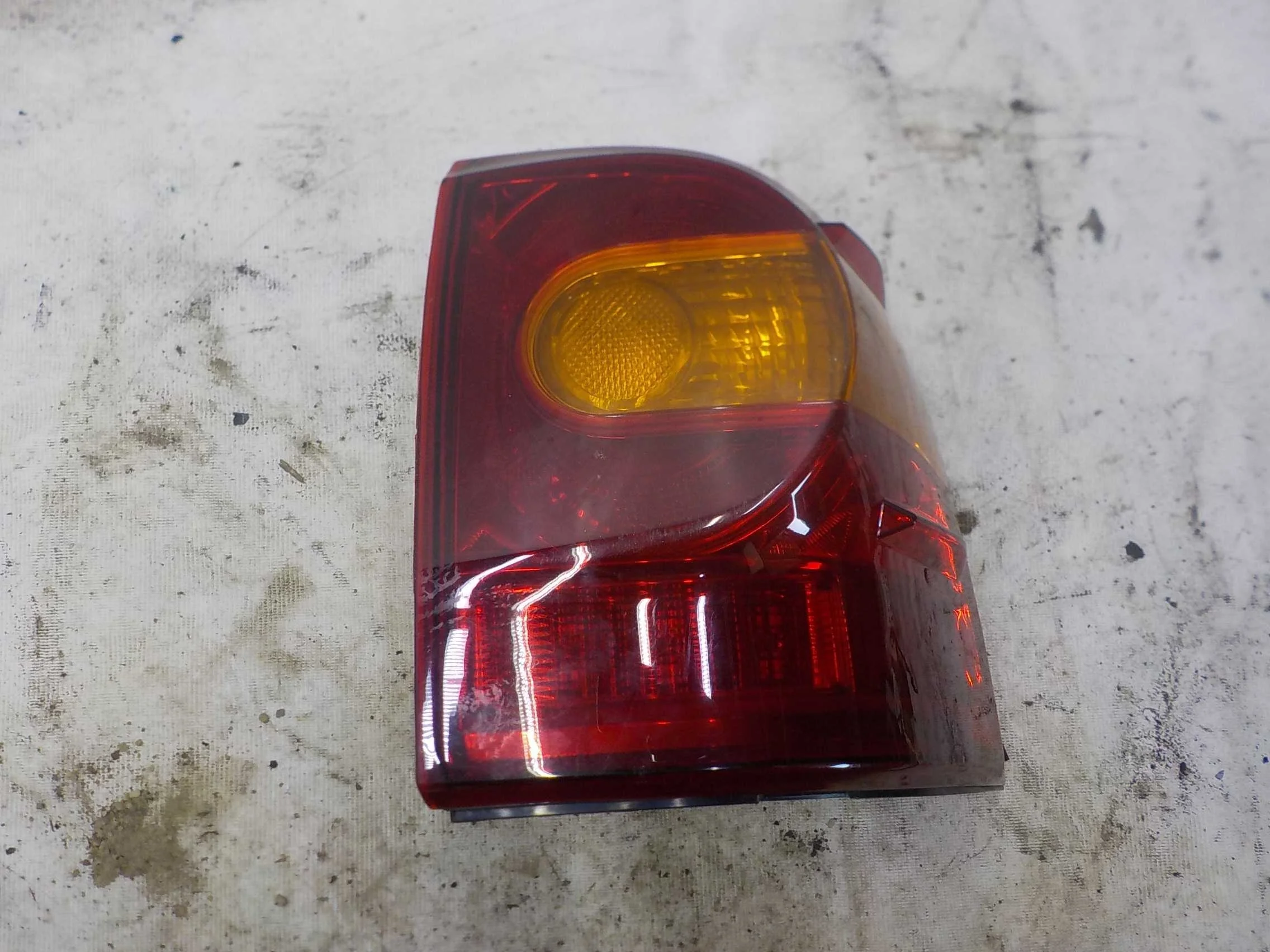 фонарь TOYOTA LAND CRUISER