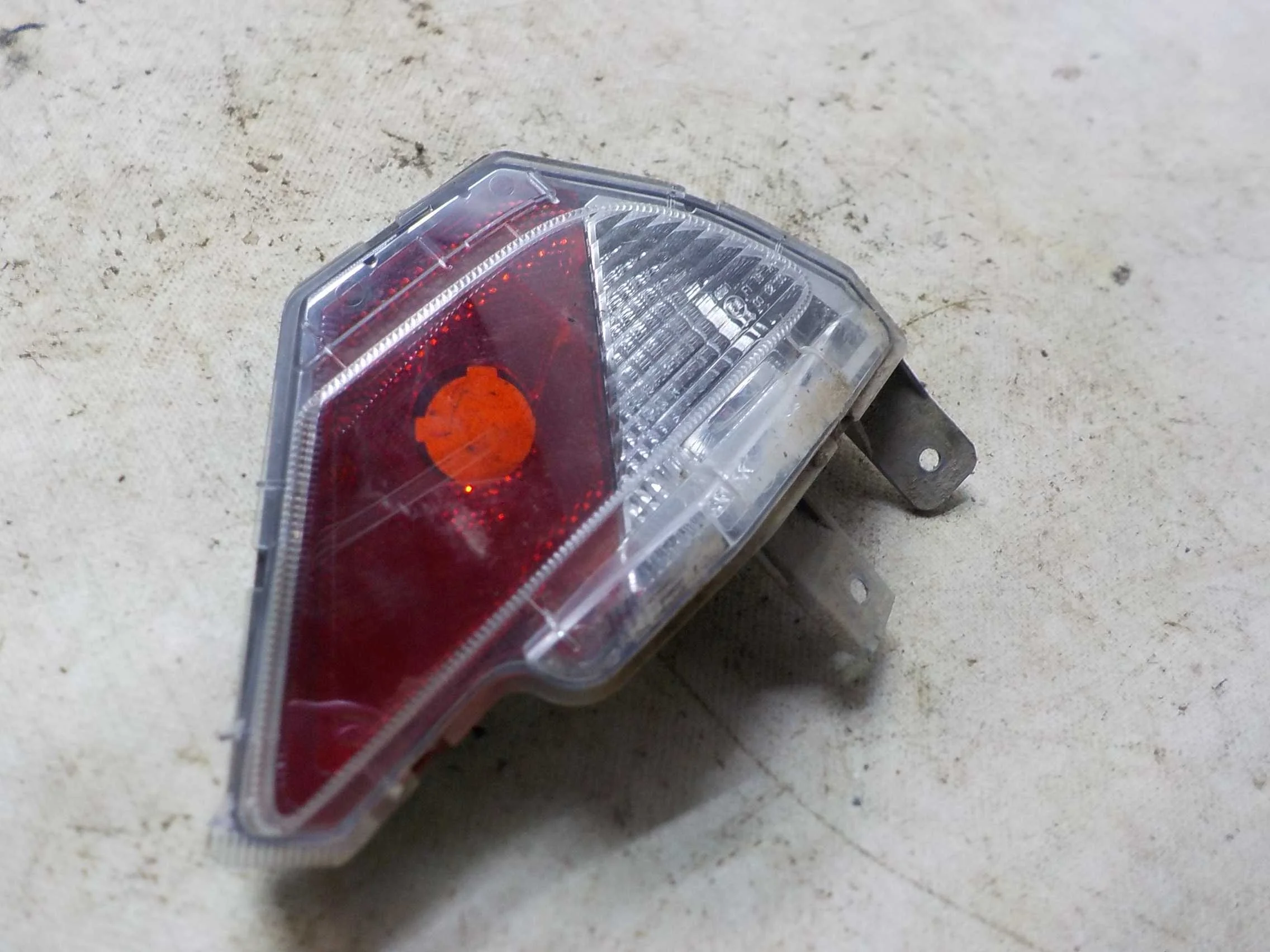 фонарь TOYOTA RAV4