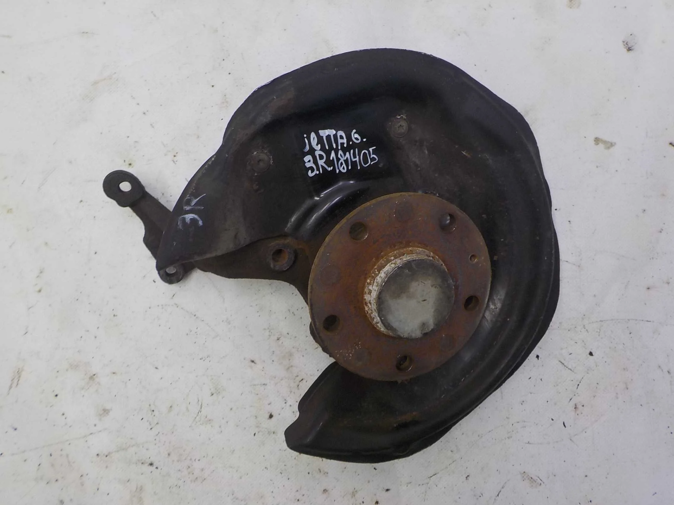 кулак поворотный VOLKSWAGEN JETTA