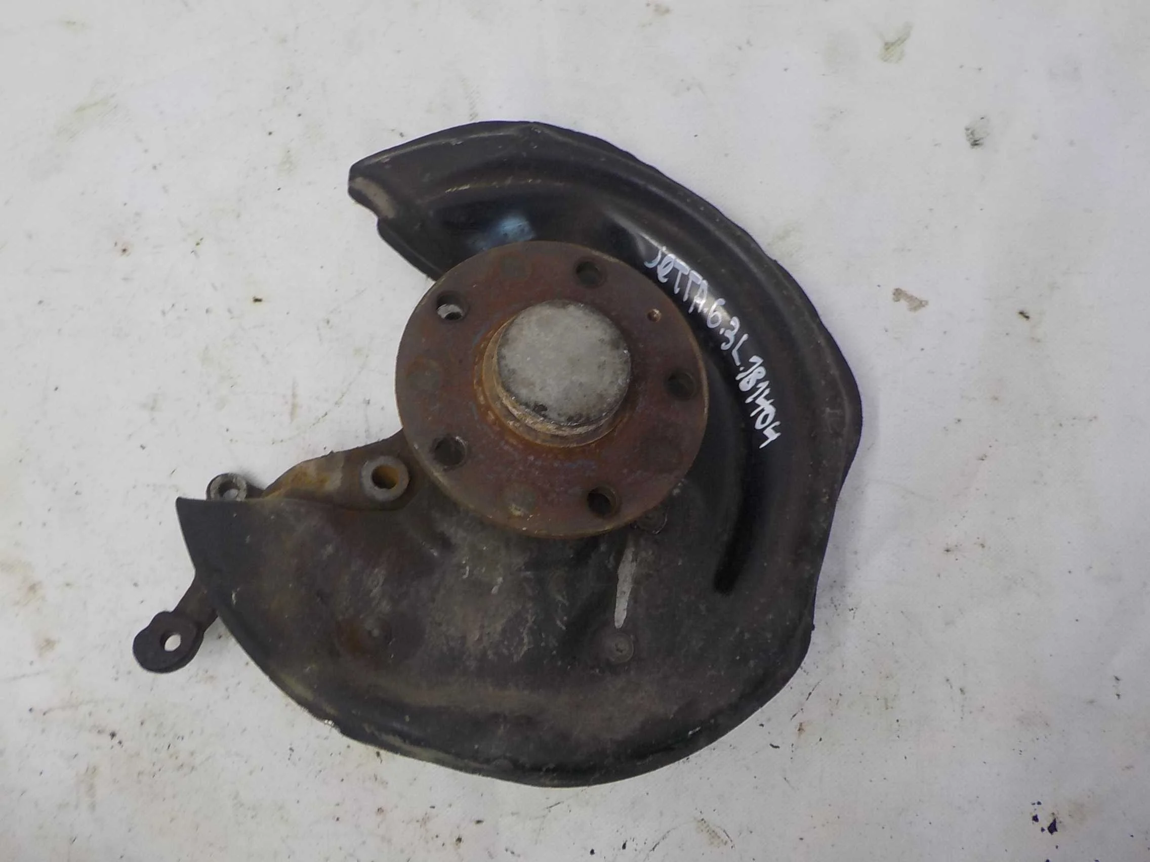 кулак поворотный VOLKSWAGEN JETTA