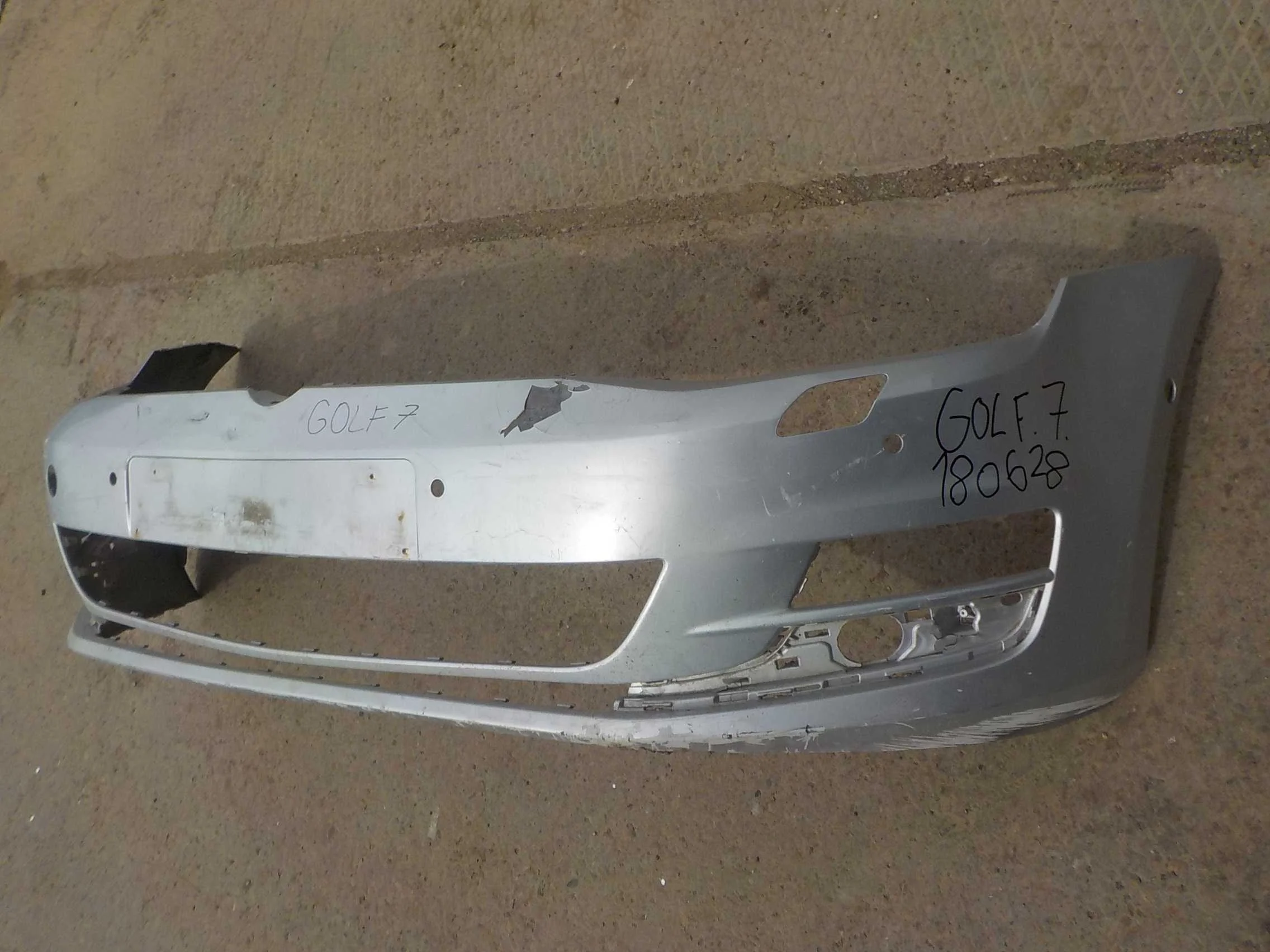 бампер VOLKSWAGEN GOLF 7