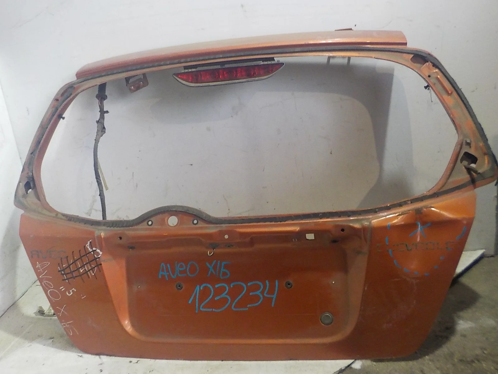 крышка багажника CHEVROLET AVEO