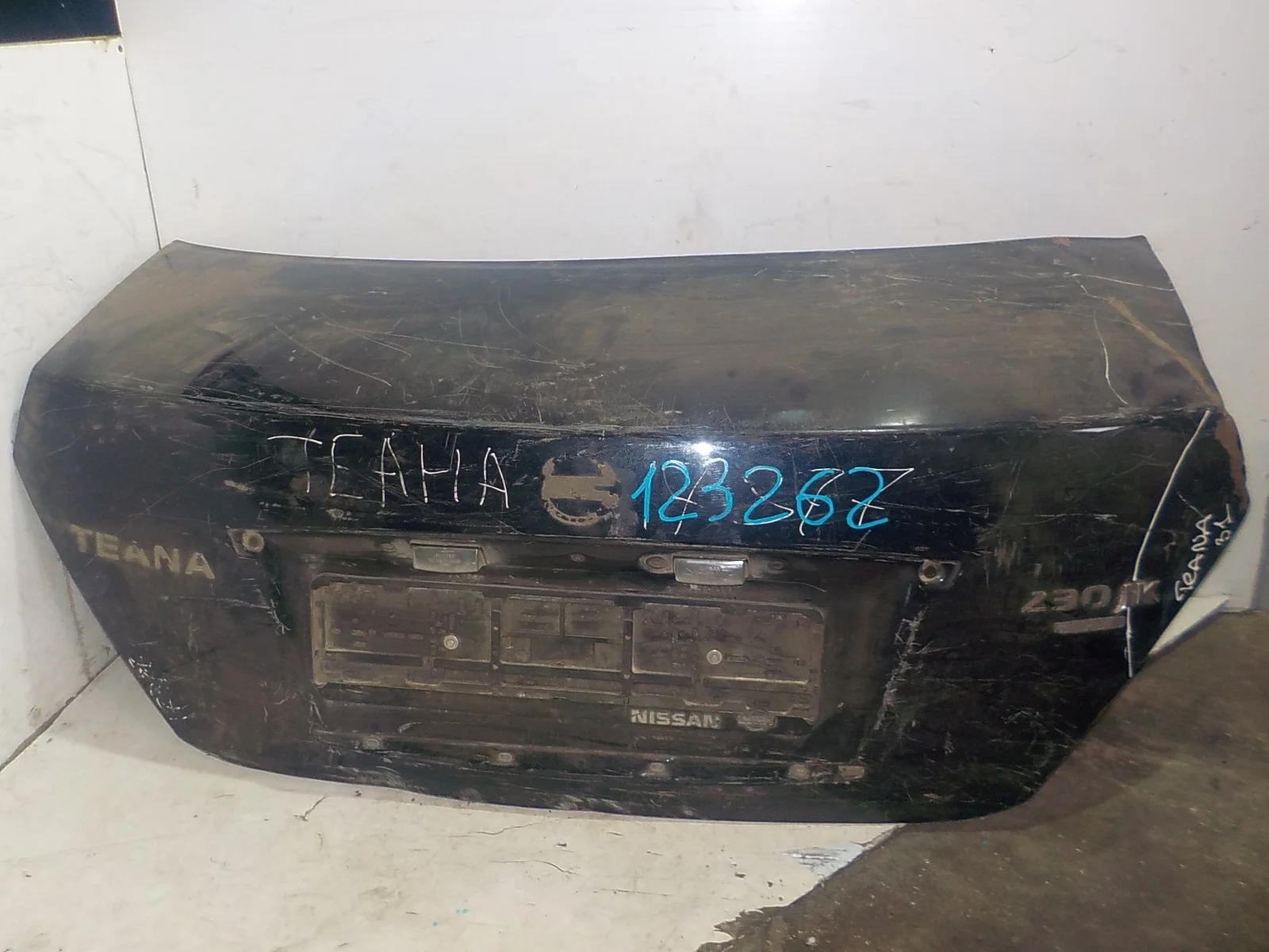 крышка багажника NISSAN TEANA