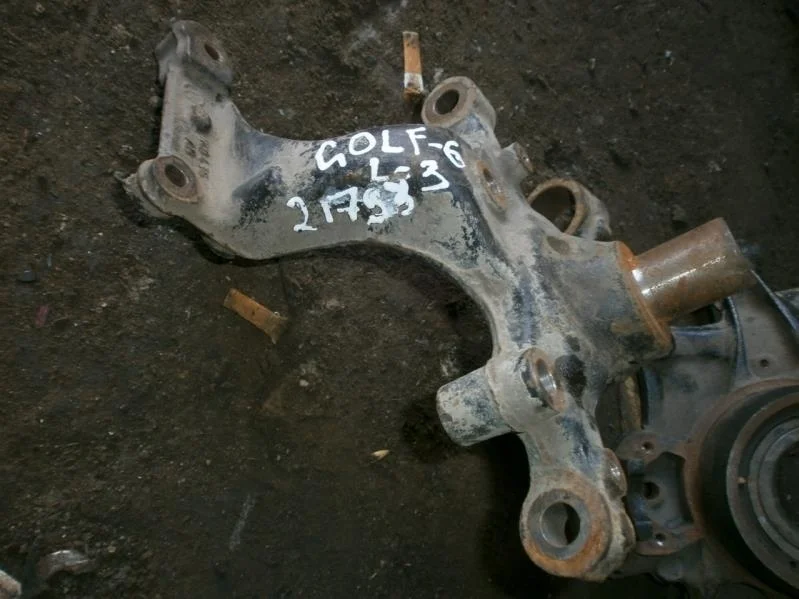 кулак поворотный VOLKSWAGEN GOLF 6