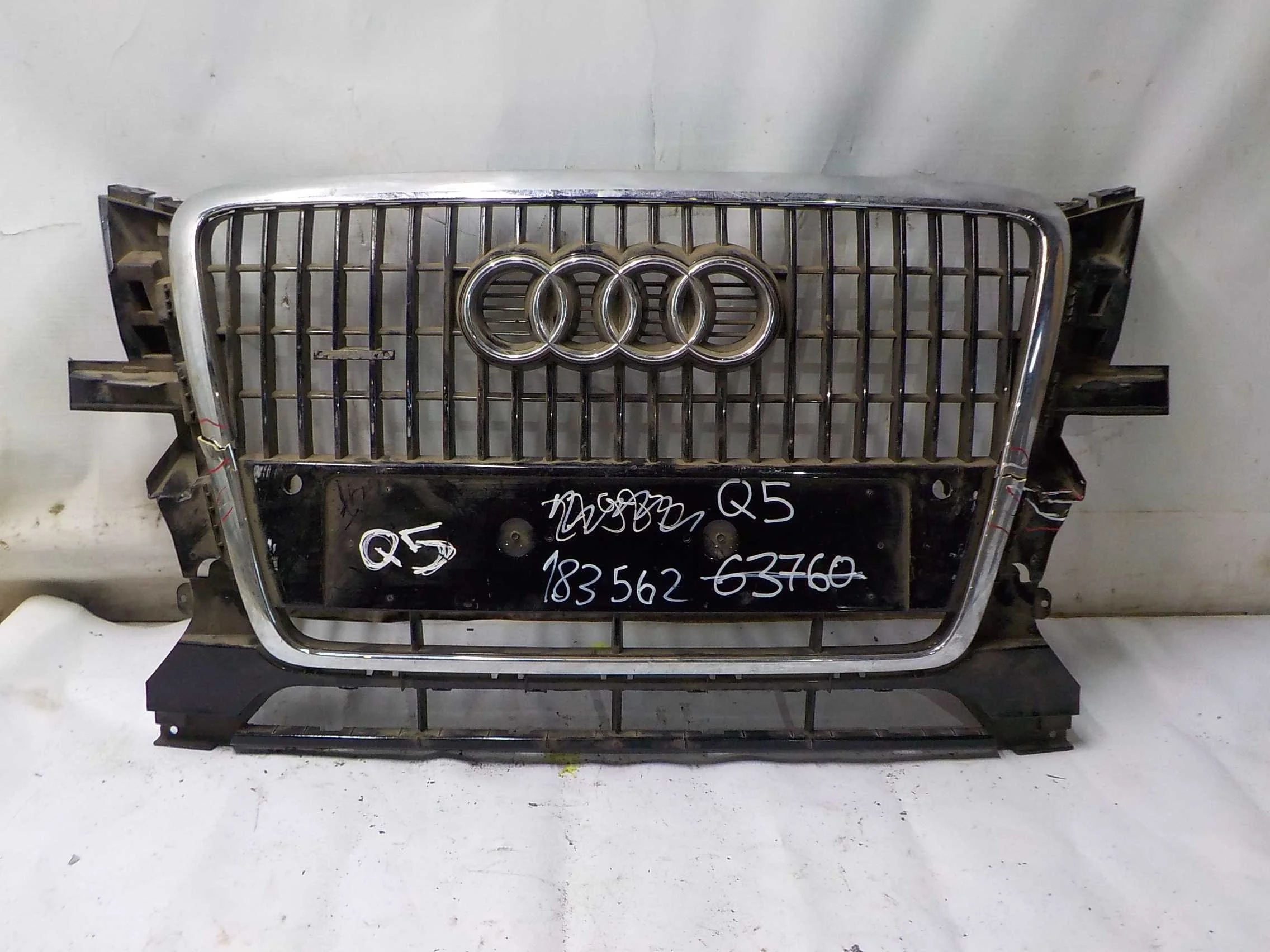 решетка радиатора AUDI Q5