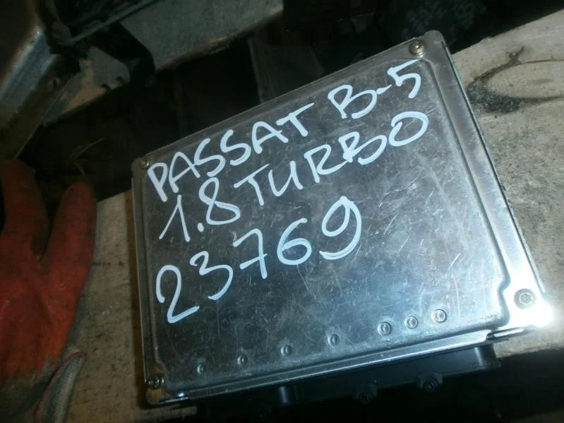 блок управления двс VOLKSWAGEN PASSAT B5