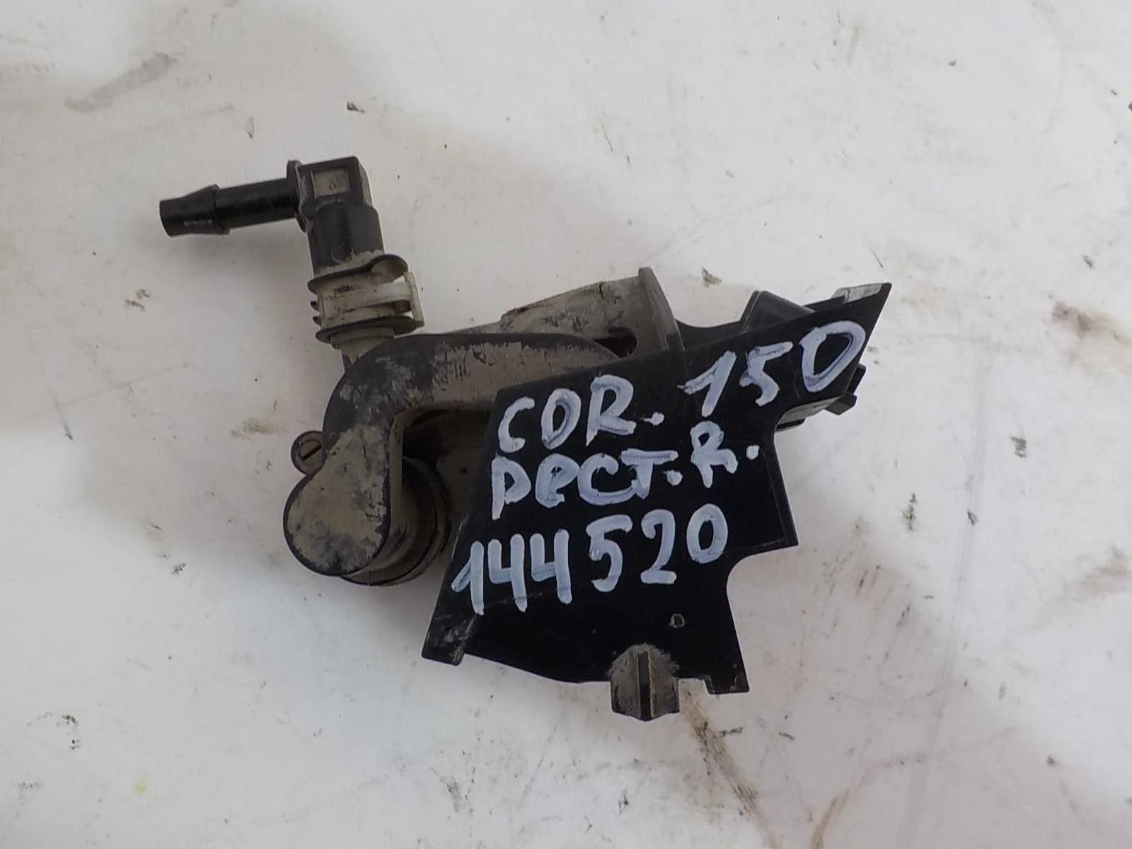 форсунка омывателя TOYOTA COROLLA 150