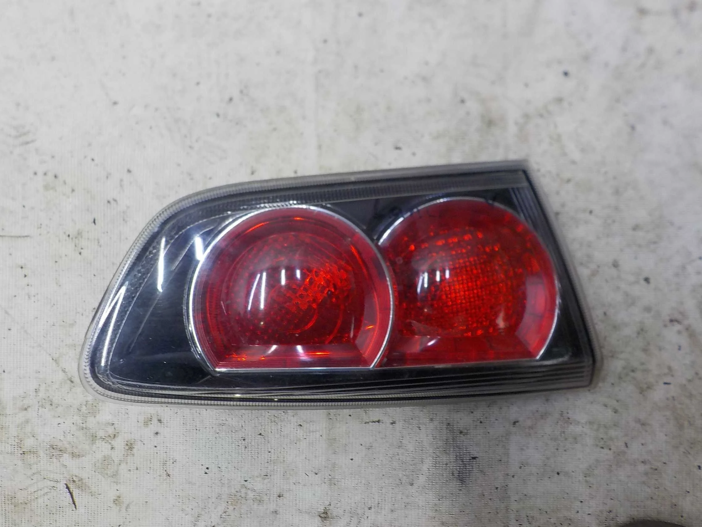 фонарь MITSUBISHI LANCER
