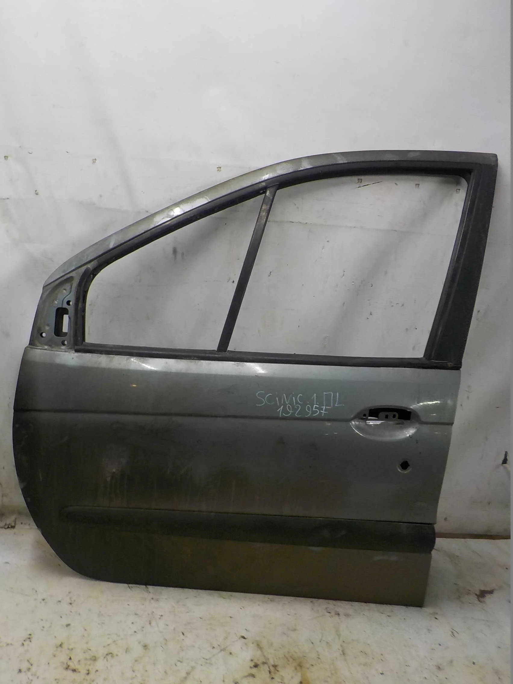 дверь RENAULT SCENIC