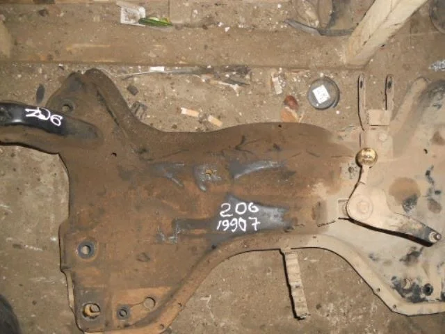 подрамник PEUGEOT 206