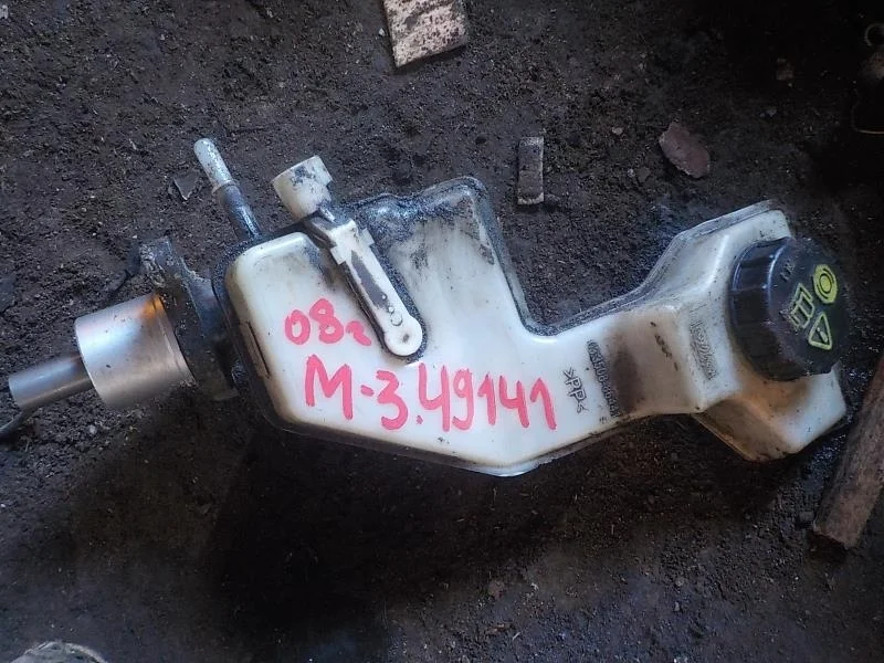 главный тормозной цилиндр MAZDA 3