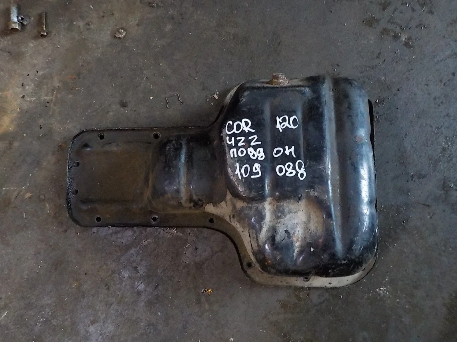 поддон двигателя TOYOTA COROLLA 120