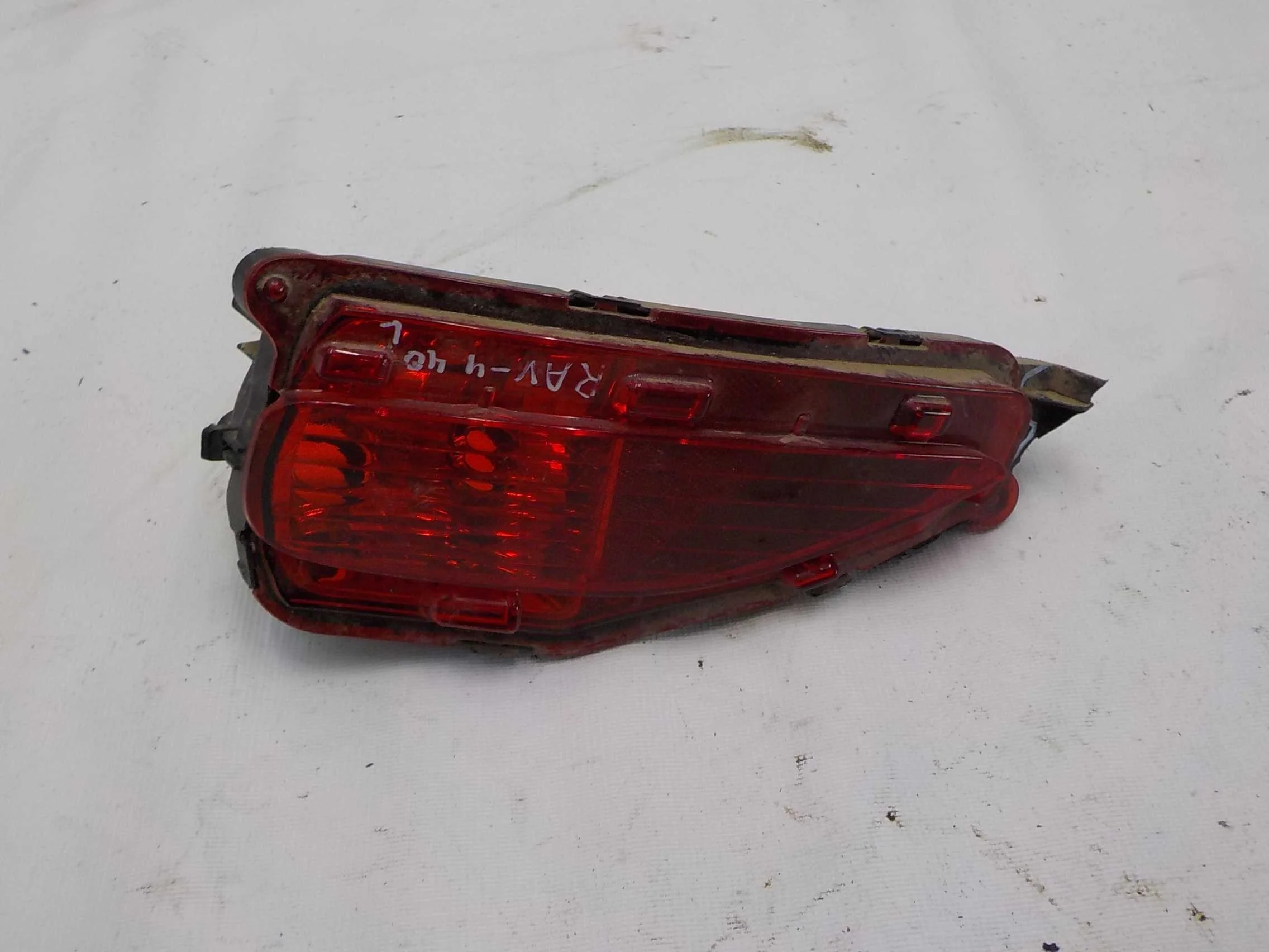 туманка TOYOTA RAV4