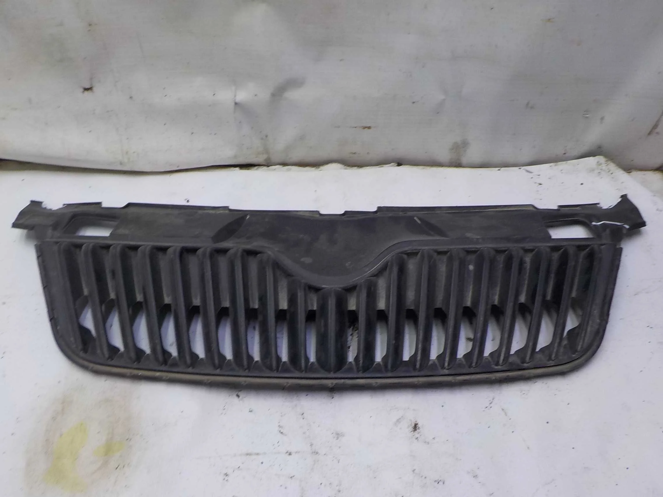 решетка радиатора SKODA FABIA