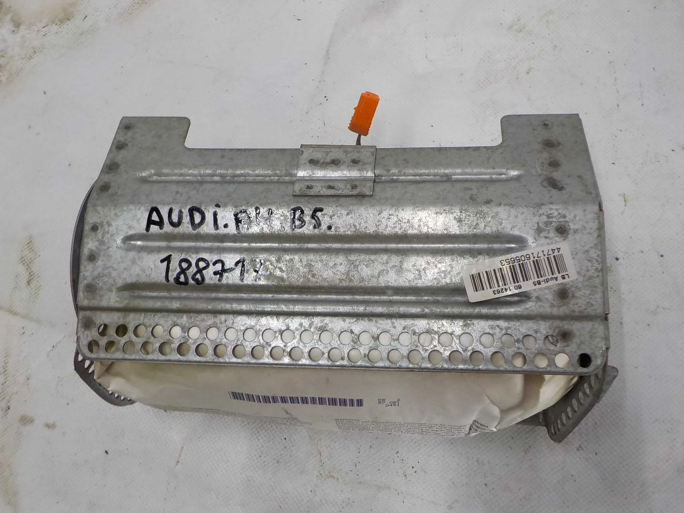 подушка безопасности пассажира AUDI A4
