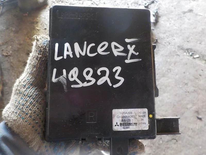 блок управления климатом MITSUBISHI LANCER