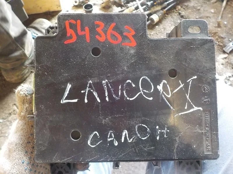 блок предохранителей MITSUBISHI LANCER