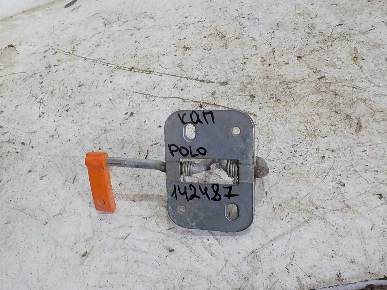 петля капота VOLKSWAGEN POLO