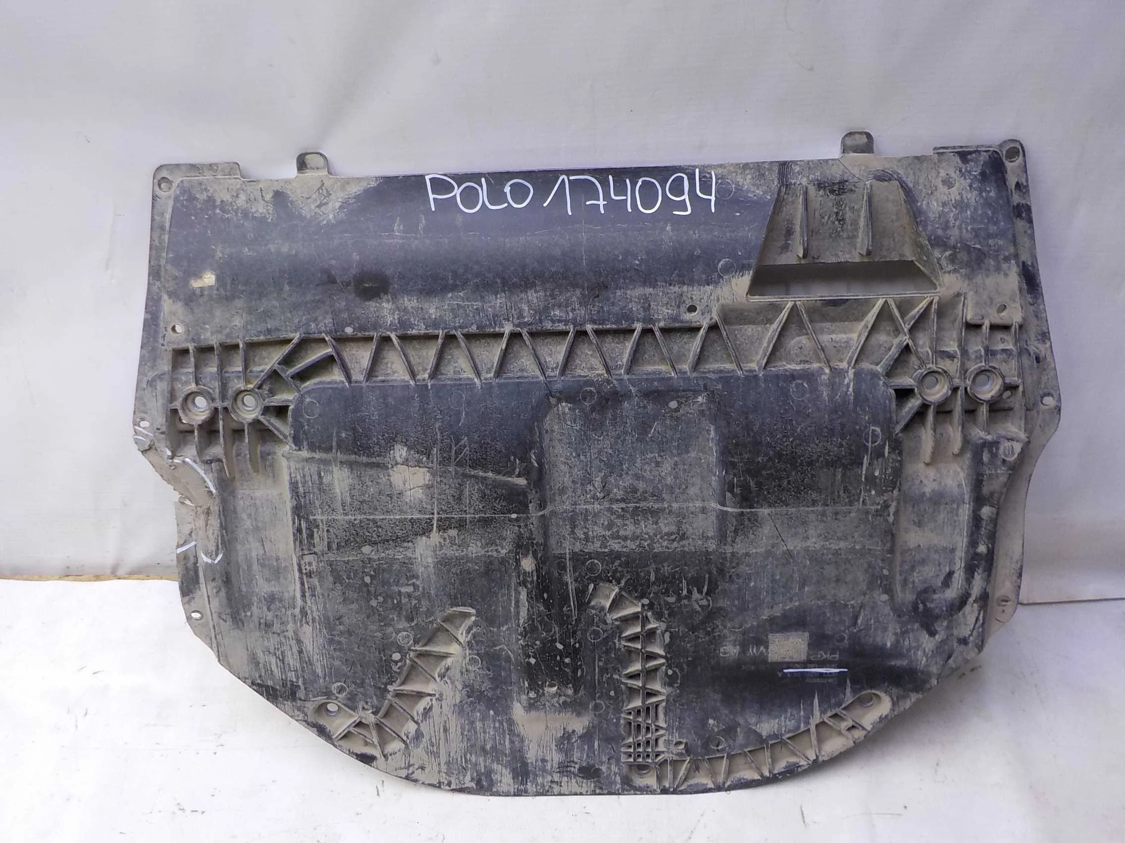 защита двигателя VOLKSWAGEN POLO