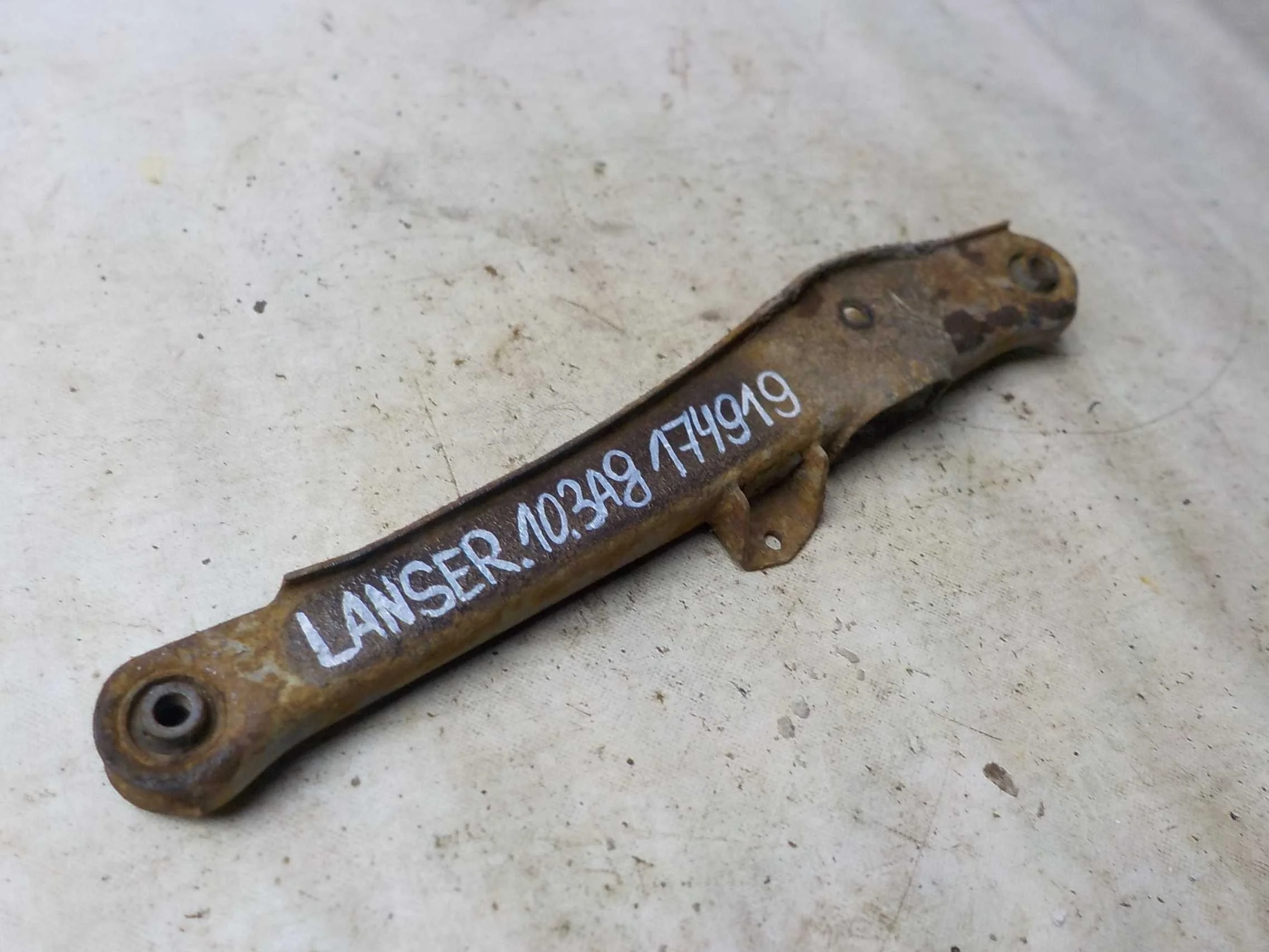 рычаг MITSUBISHI LANCER