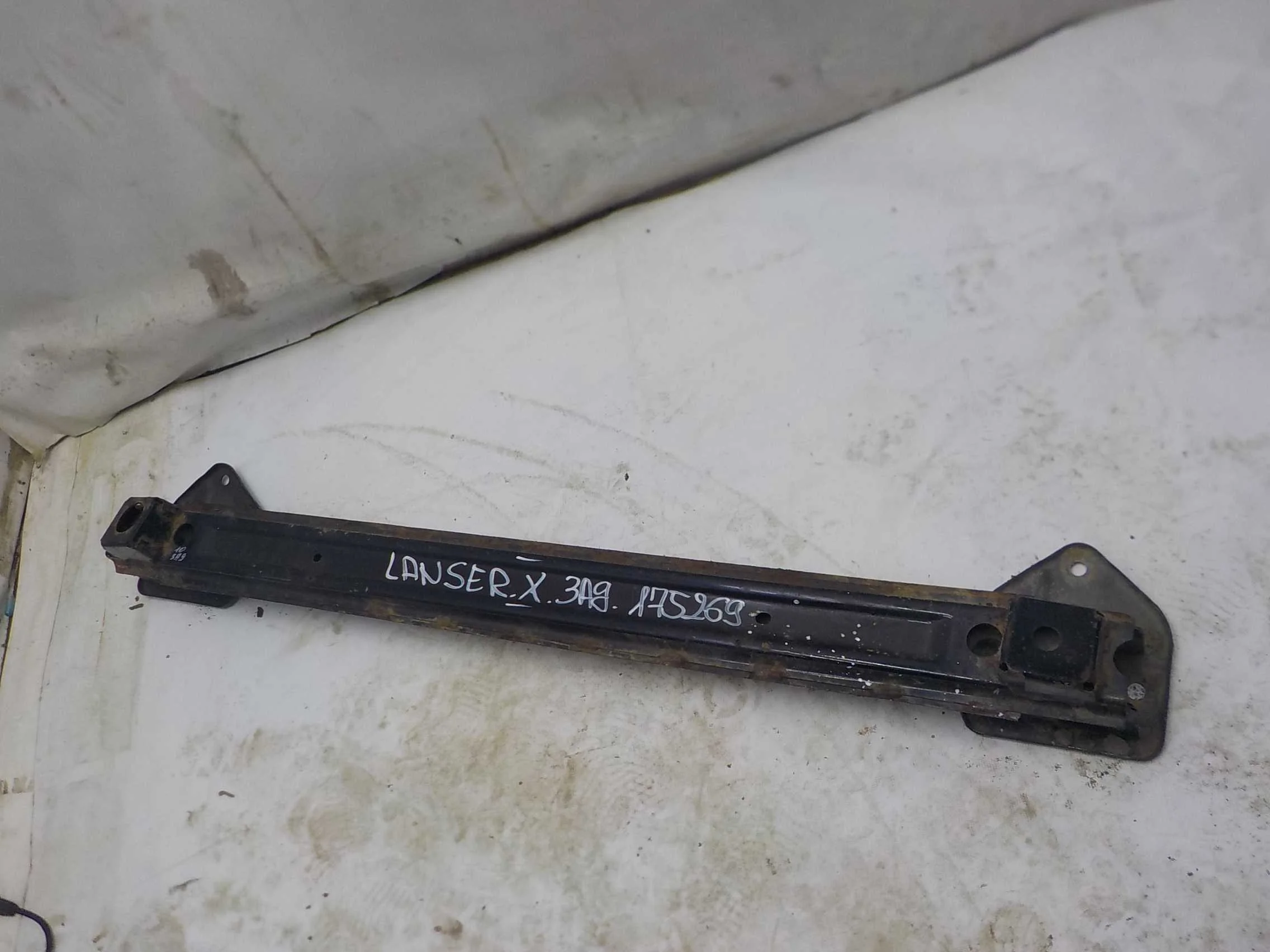 усилитель бампера MITSUBISHI LANCER