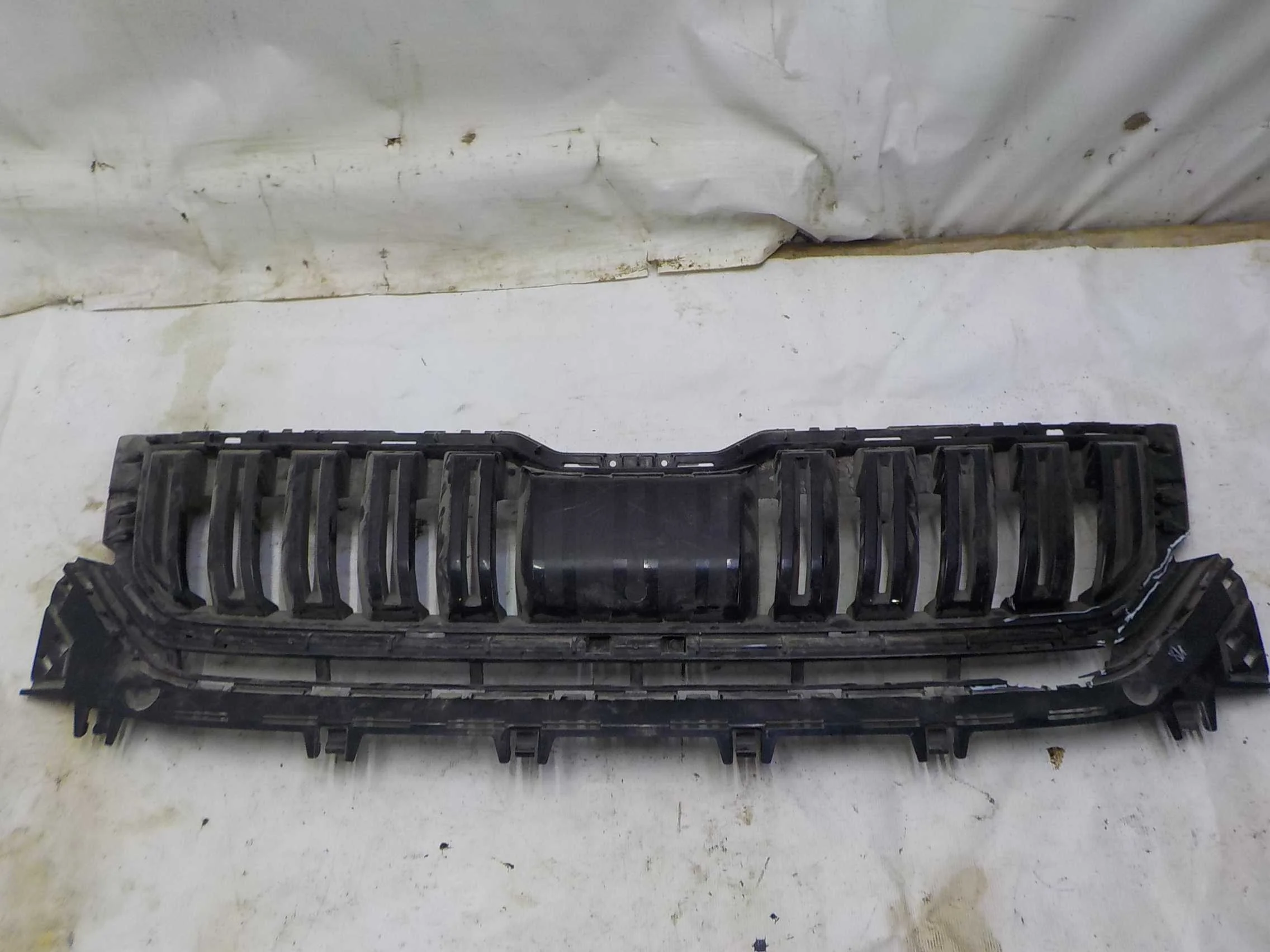 решетка радиатора SKODA KODIAQ