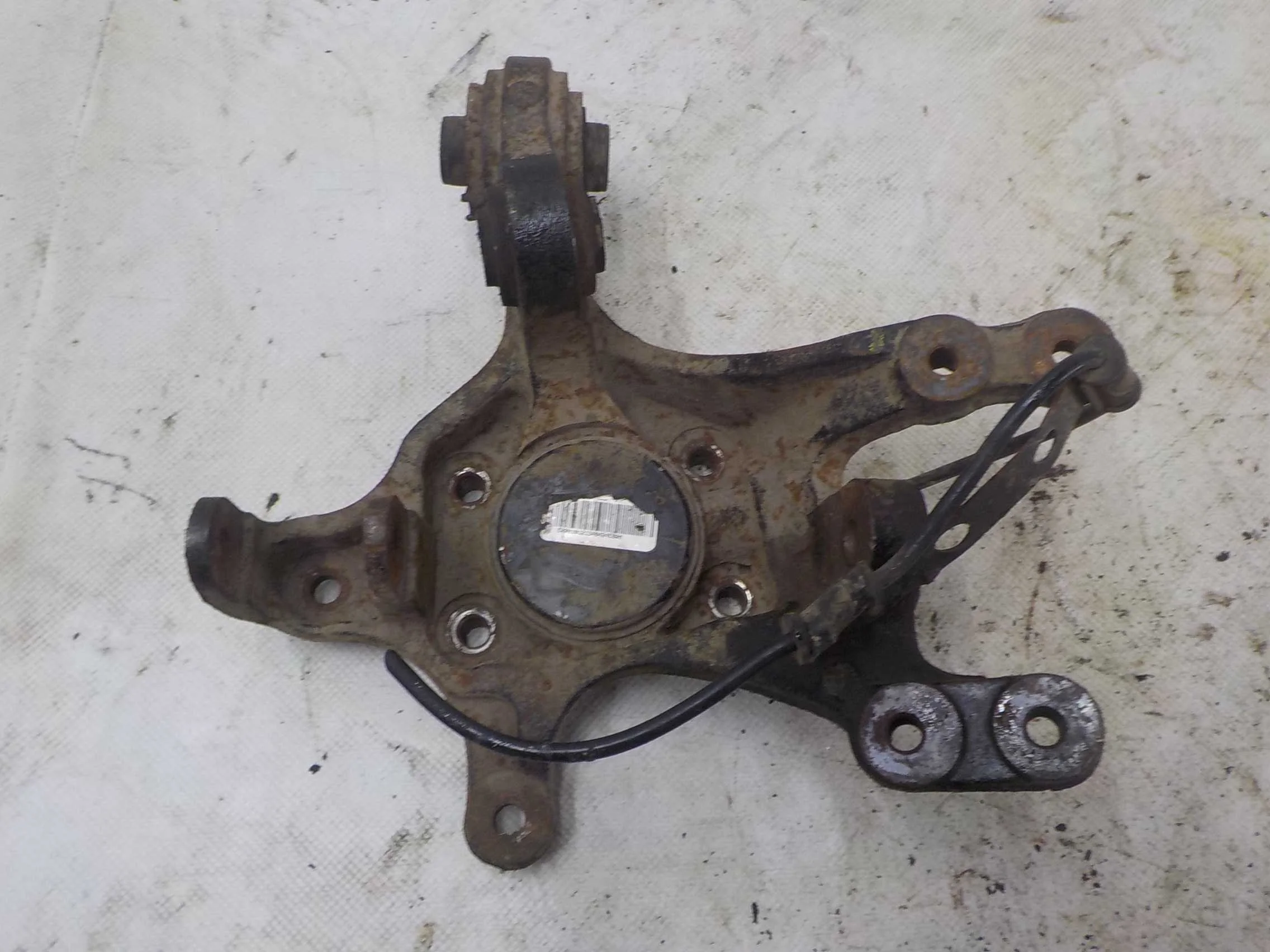 кулак поворотный HYUNDAI i30