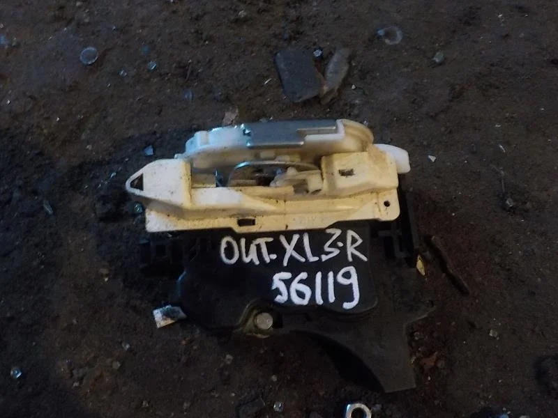 замок двери MITSUBISHI OUTLANDER
