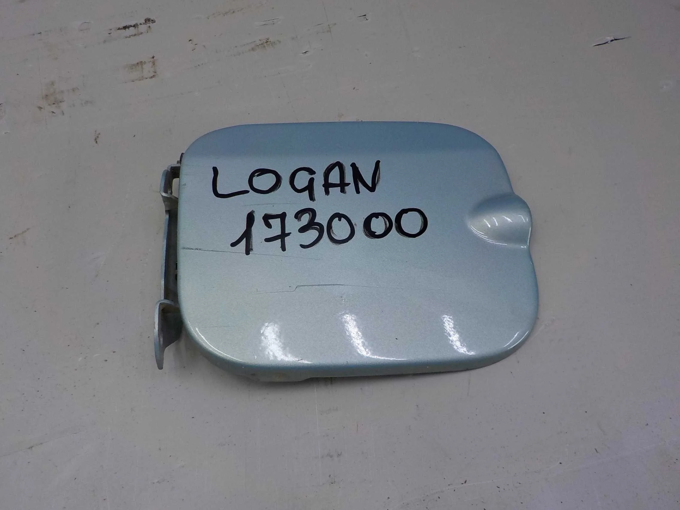 лючок бензобака RENAULT LOGAN