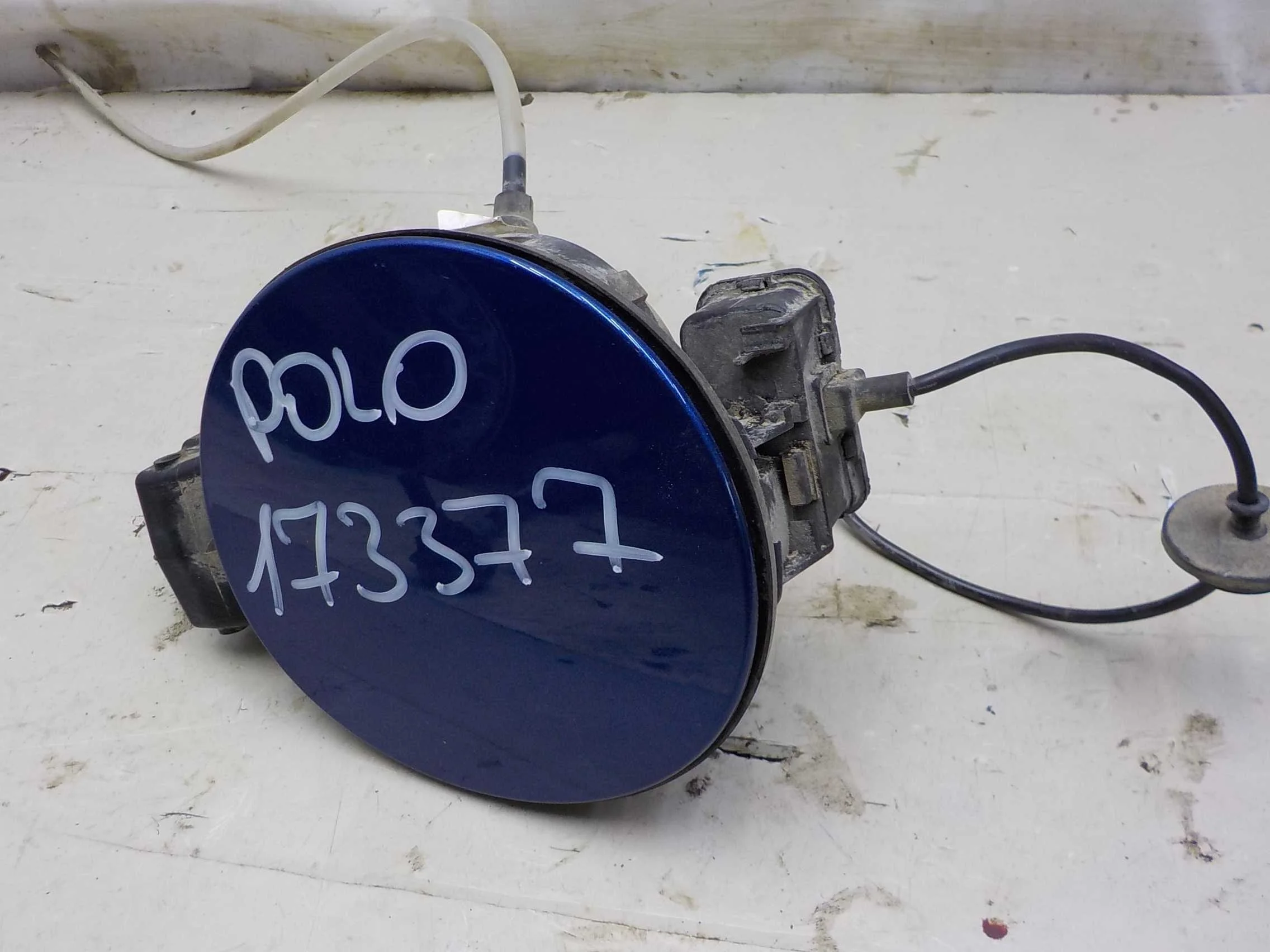 лючок бензобака VOLKSWAGEN POLO